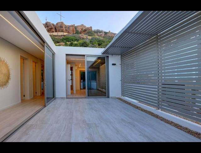 4 BEDROOM HOUSE FOR SALE IN MOSSEL BAY CENTRAL